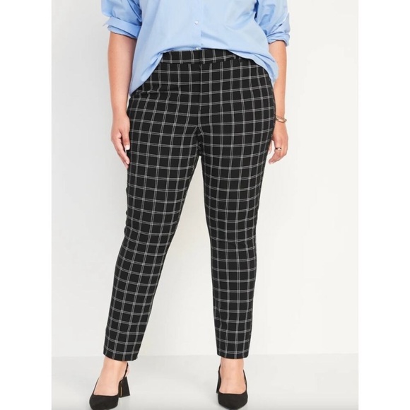 Old Navy Pants - Old Navy High Rise Pixie Pants